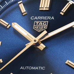 TAG Heuer Carrera Date blue Dial close up
