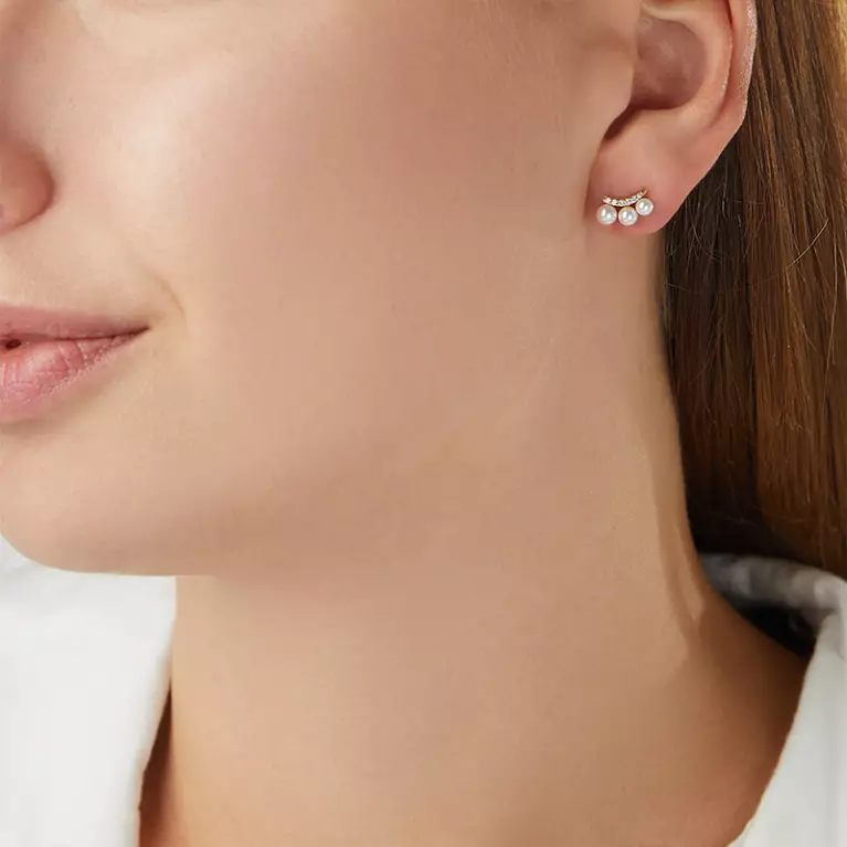 Beautiful pearl earrings by YOKO London