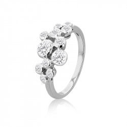 18ct White Gold Rub-Over Scattered Diamond Ring