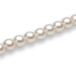 18ct White Gold Classic 6-6.5mm Akoya Pearl Necklace Close up