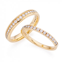 18ct Yellow Gold Pave Set Wedding Ring