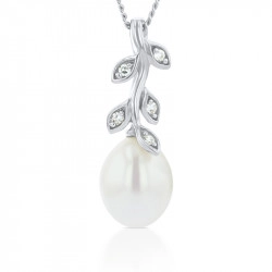 9ct White Gold Fresh Water Pearl & Diamond Leaf Pendant close up