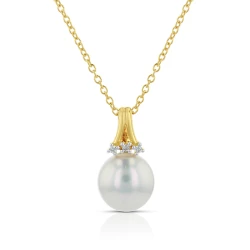 Curved Yellow Gold Freshwater Pearl and Diamond Necklace close up