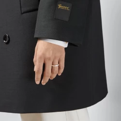Gucci Diagonal Interlocking G Thin Ring on hand