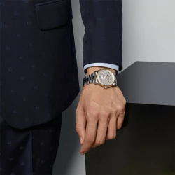 Gucci G-Timeless 40mm Silver on Wrist