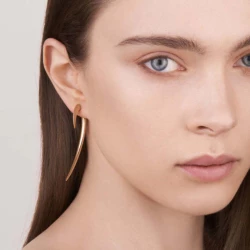 Shaun Leane Hook Size 2 Earrings in the ear of a female model