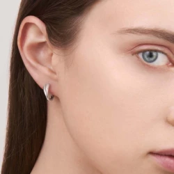 Shaun Leane Talon Cat Claw Hoop Earring in a models ear