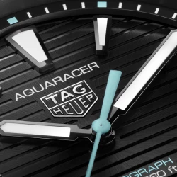 TAG Heuer Aquaracer Professional 200 Solargraph Dial close up